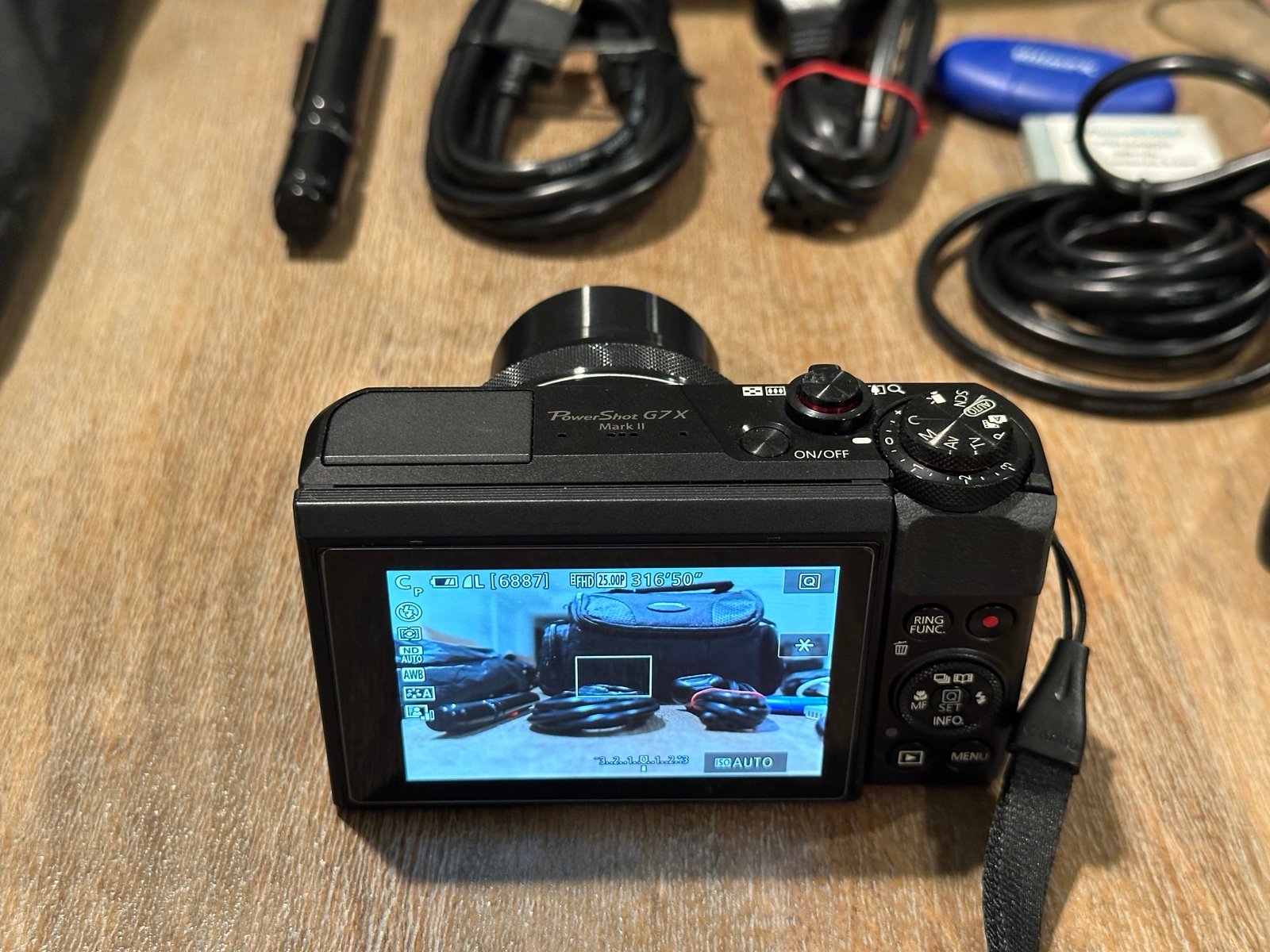 Canon PowerShot G7 X Mark II Digital Point & Shoot Camera